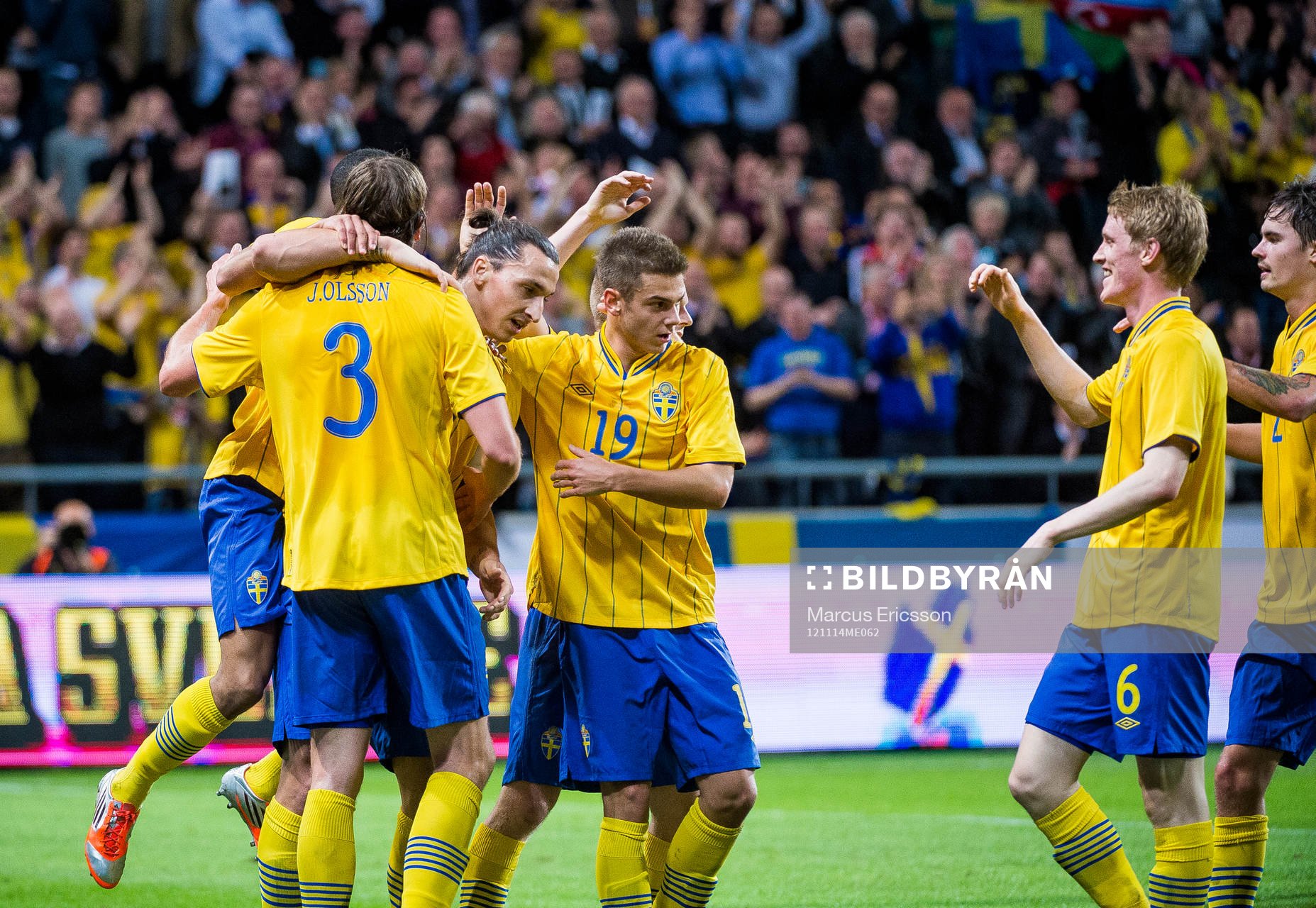 Zlatan Ibrahimovic gör det första målet någonsin, 1-0,