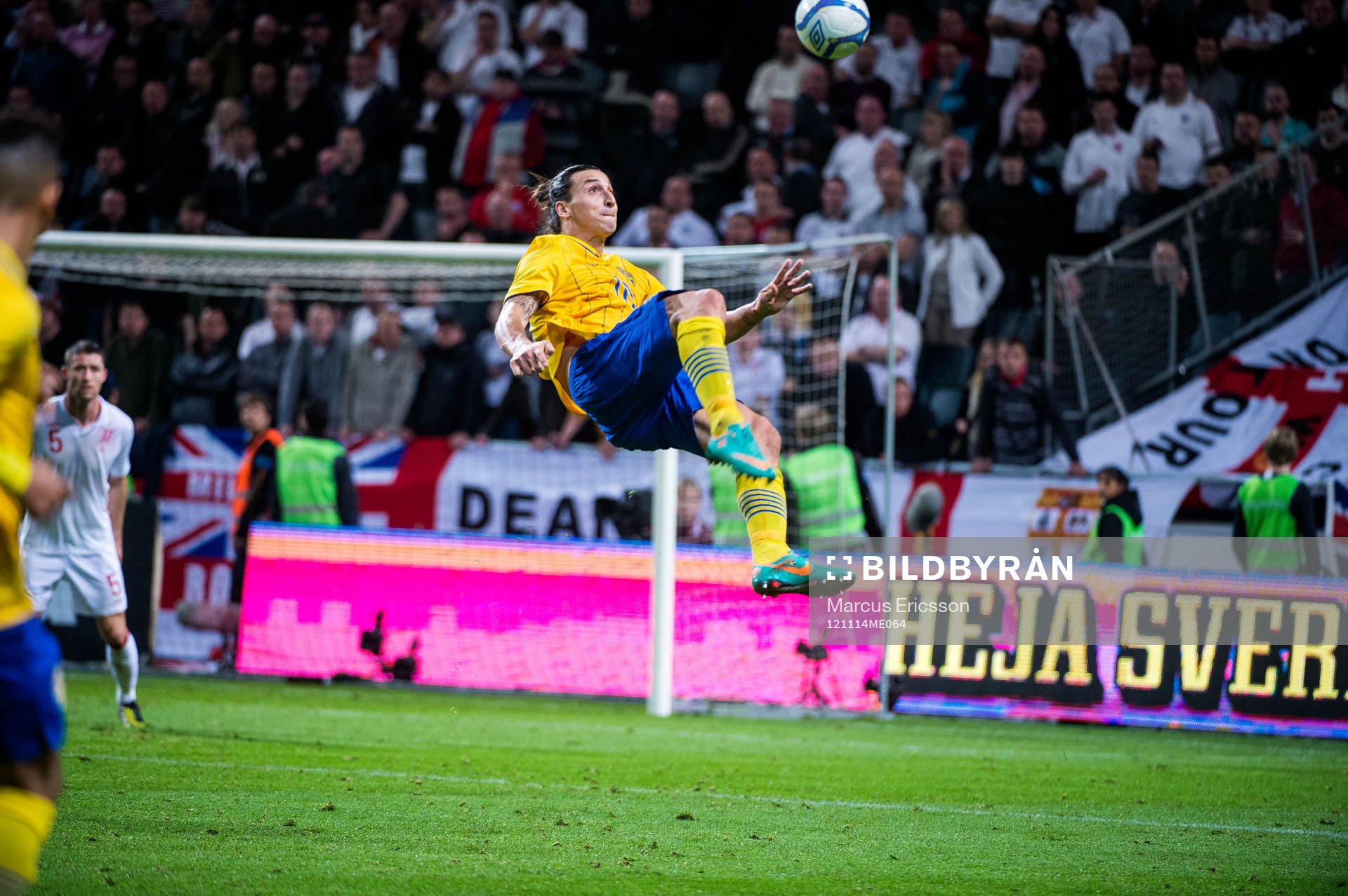 Zlatan Ibrahimovic gör sin otroliga cykelspark som blir 4-2