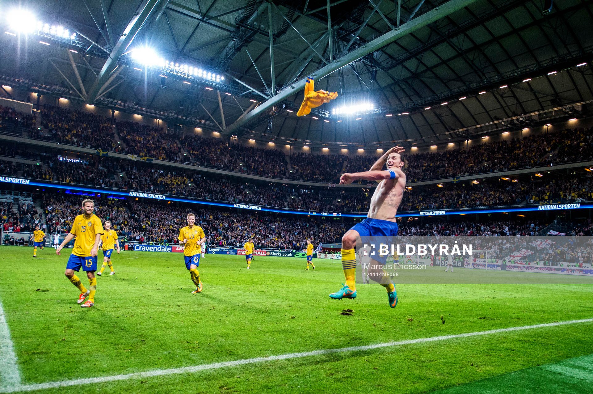 Zlatan Ibrahimovic gör sin otroliga cykelspark som blir 4-2