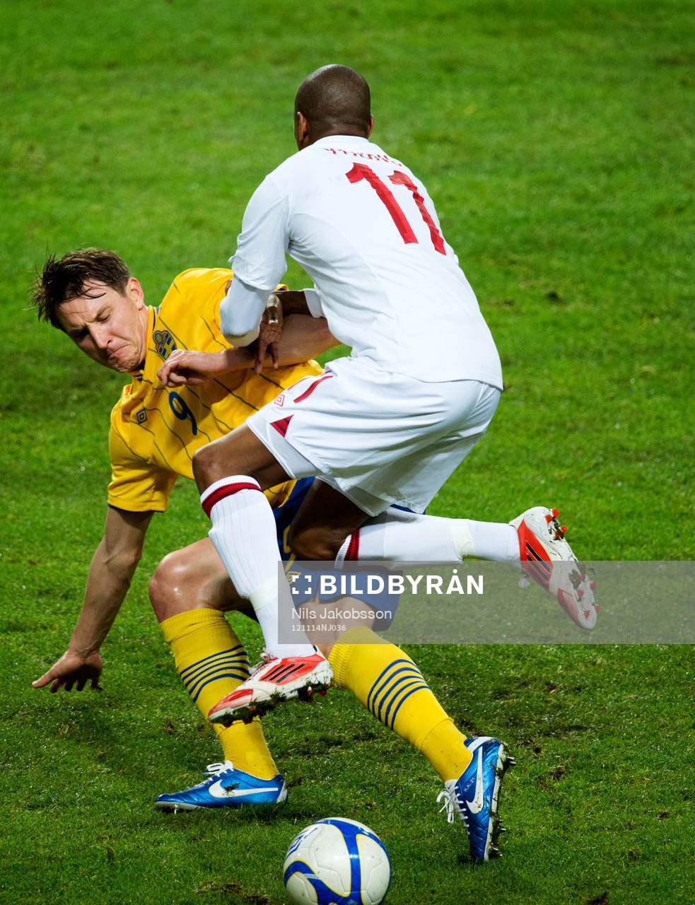 Kim Källström, Sverige, Ashley Young, England