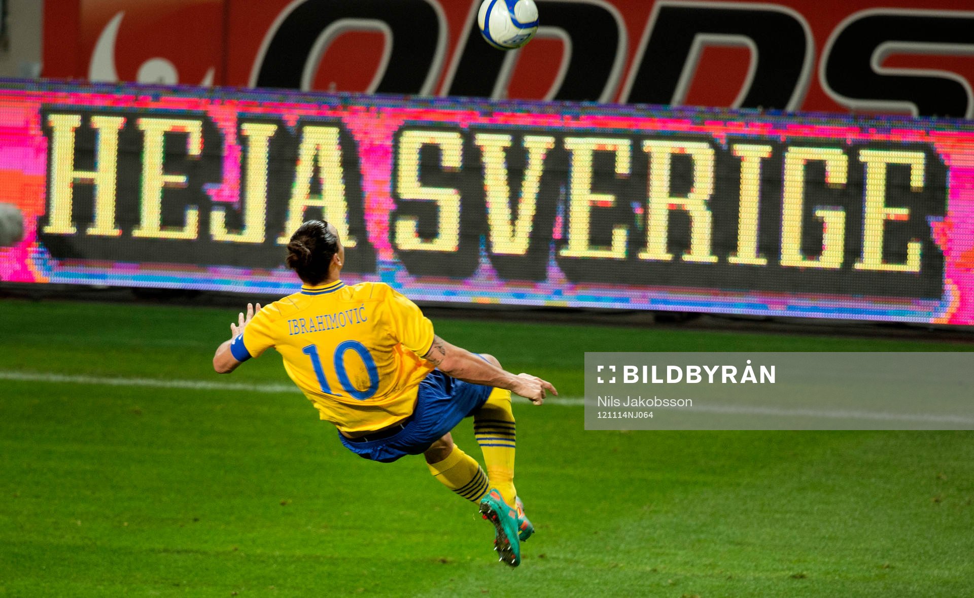 Zlatan Ibrahimovic, Sverige gör 4-2 med ett konstmål,