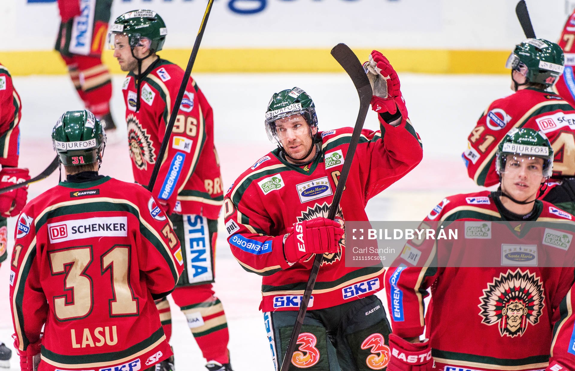 Joel Lundqvist, Frölunda, tackar publiken