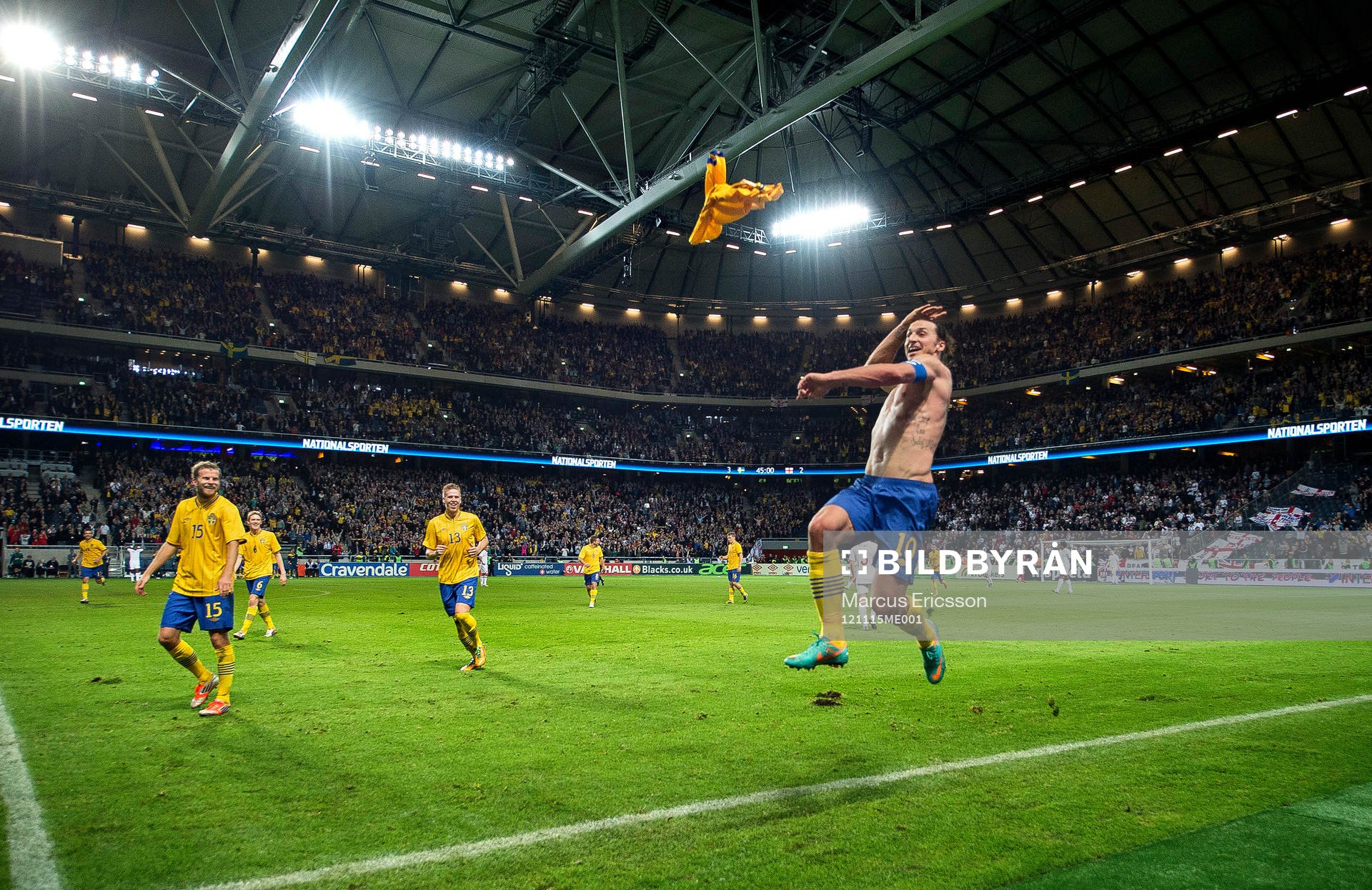 Zlatan Ibrahimovic jublar