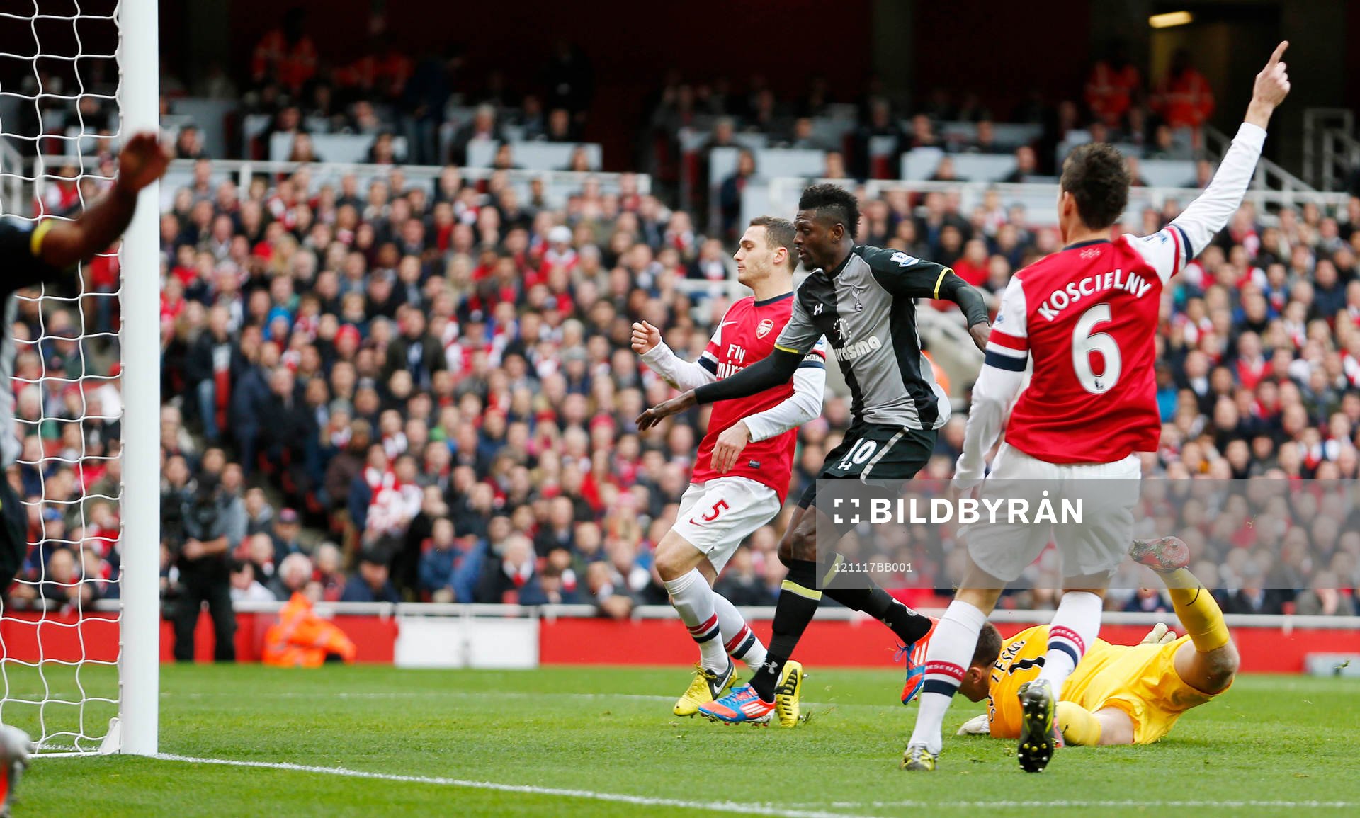 Football - Arsenal v Tottenham Hotspur - Barclays Premier