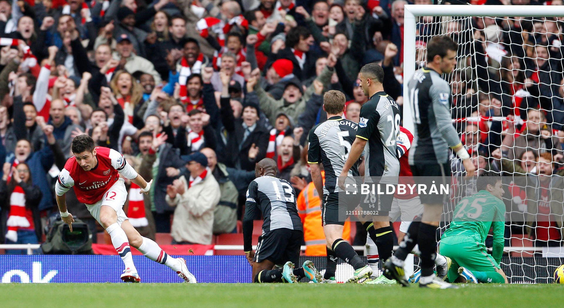 Football - Arsenal v Tottenham Hotspur - Barclays Premier