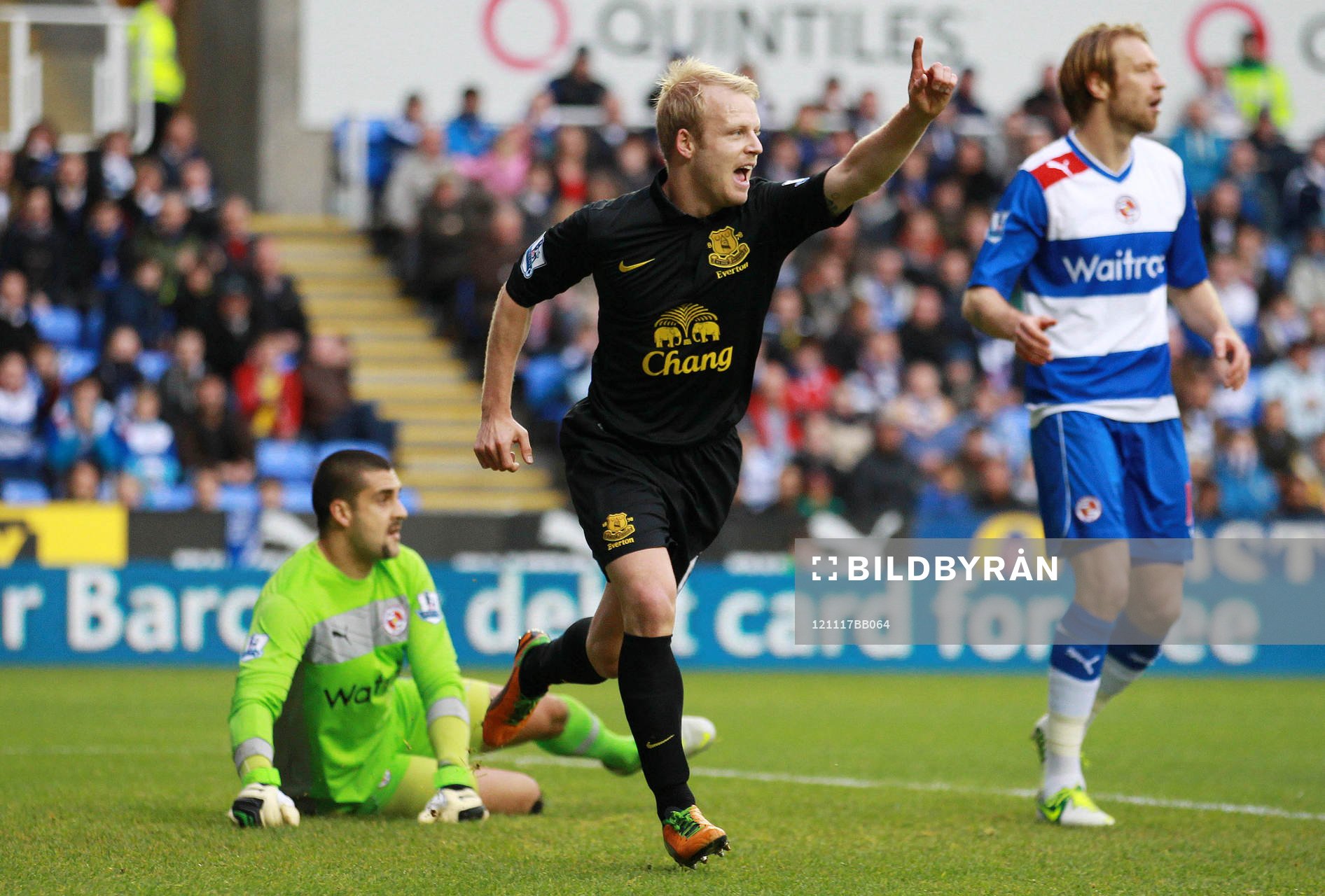 Football - Reading v Everton - Barclays Premier League  -