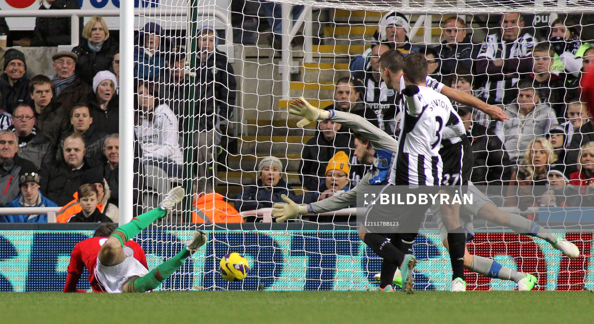 Football - Newcastle United v Swansea City - Barclays