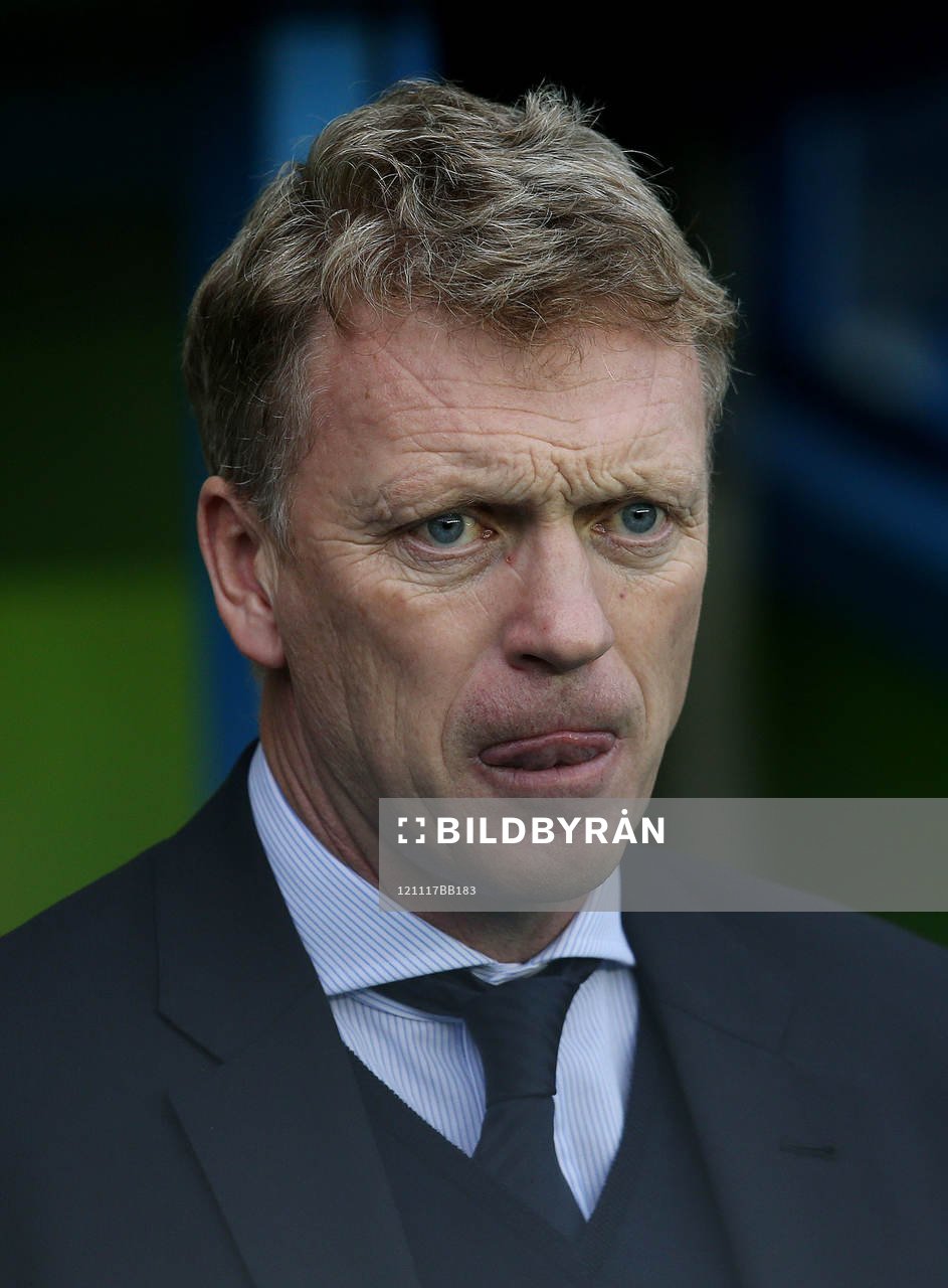 Football - Reading v Everton - Barclays Premier League  -