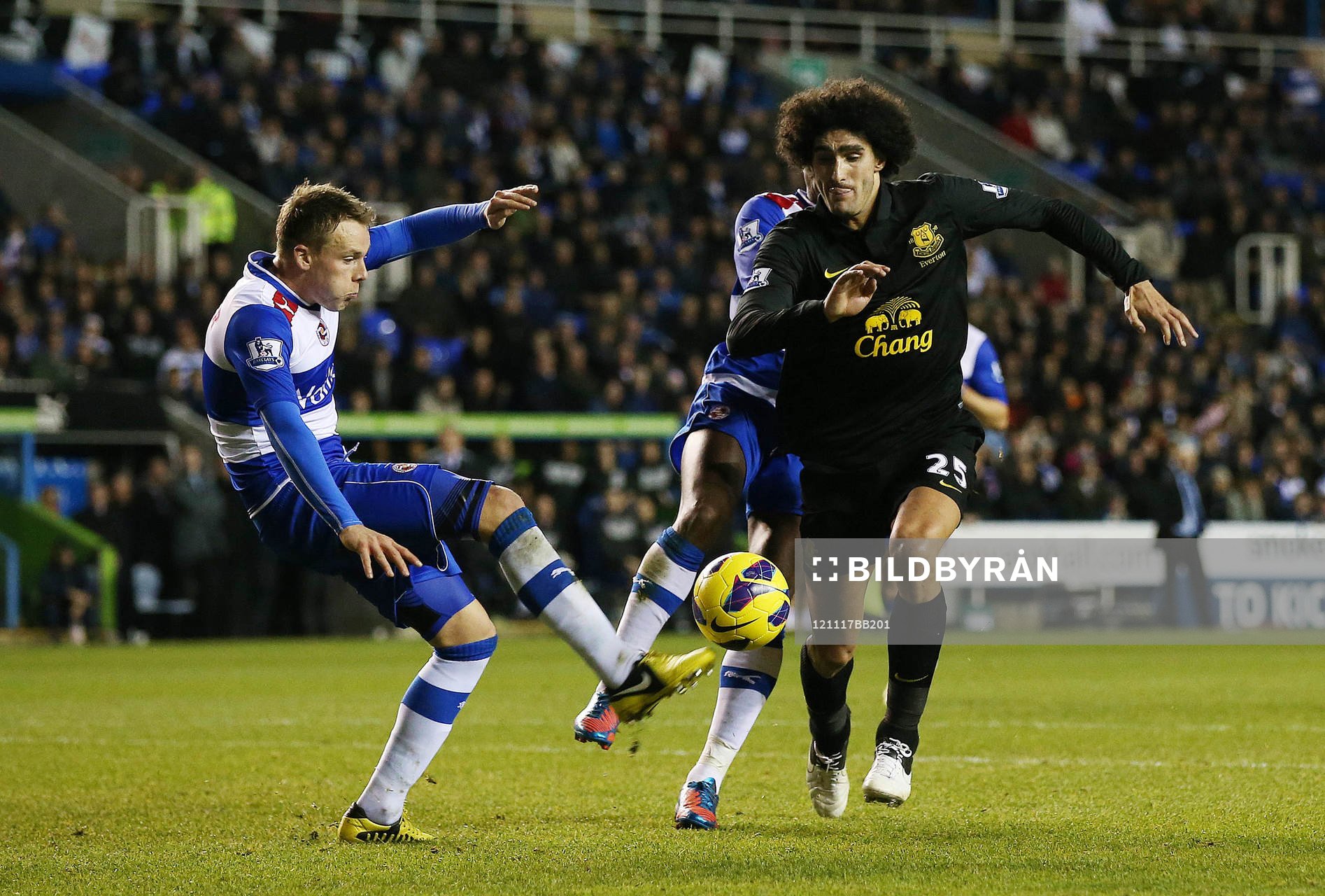 Football - Reading v Everton - Barclays Premier League  -