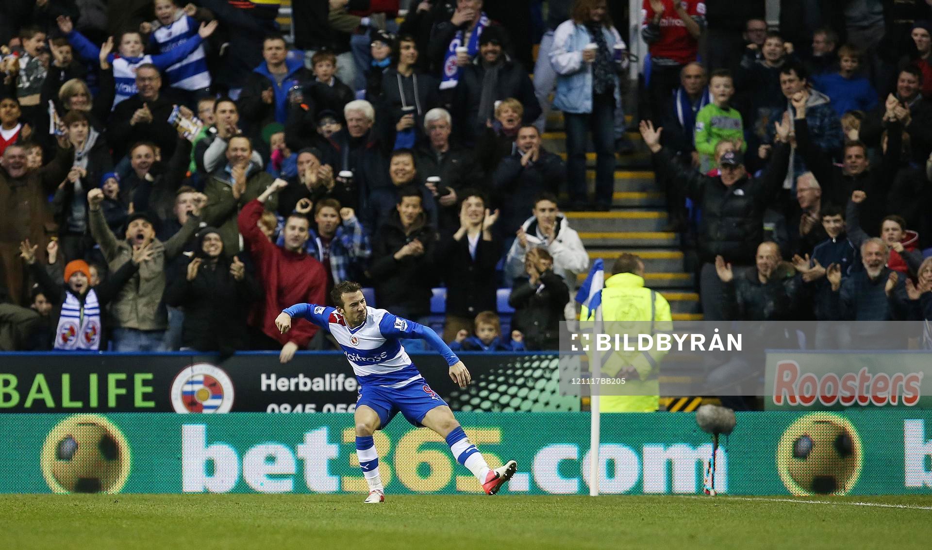 Football - Reading v Everton - Barclays Premier League  -