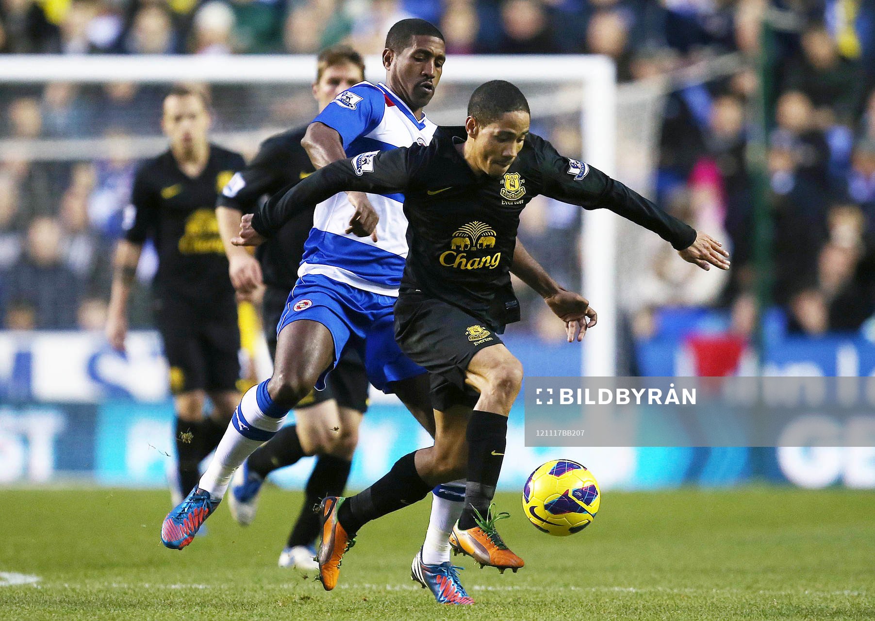 Football - Reading v Everton - Barclays Premier League  -