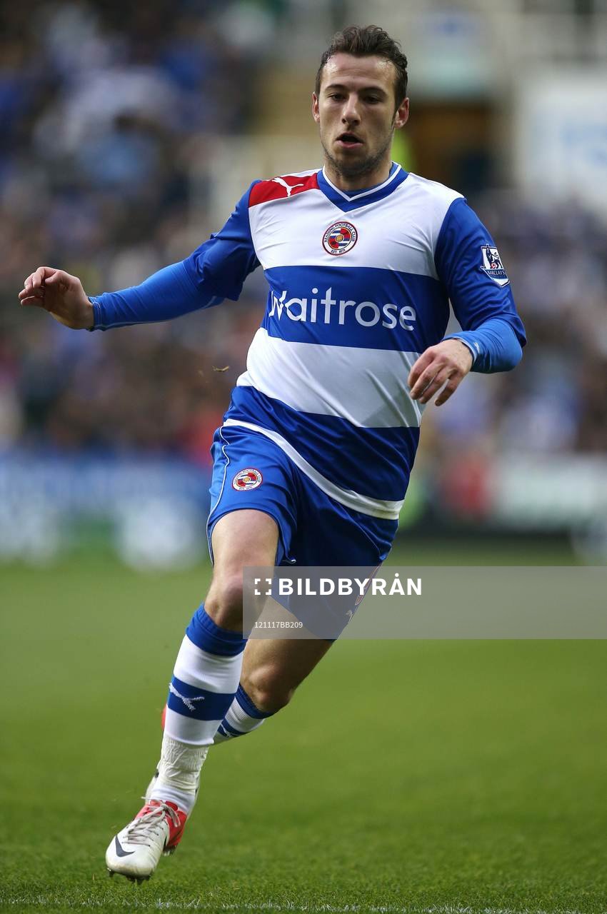 Football - Reading v Everton - Barclays Premier League  -