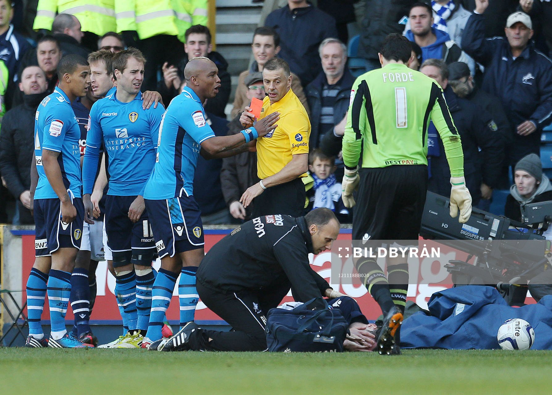Football - Millwall v Leeds United - npower Football League