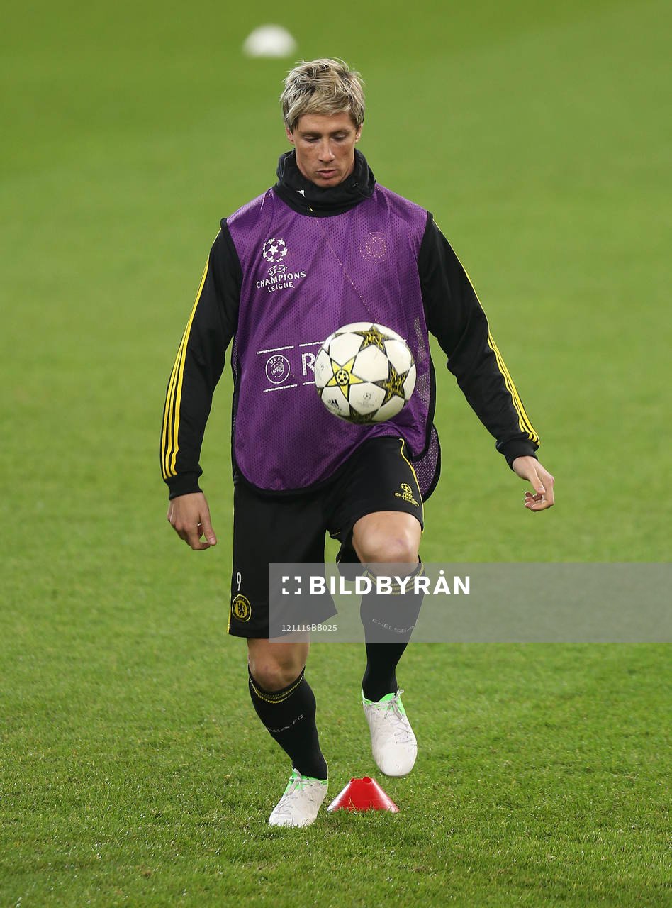 Football - Chelsea Training  - Olympic Stadium, Turin,