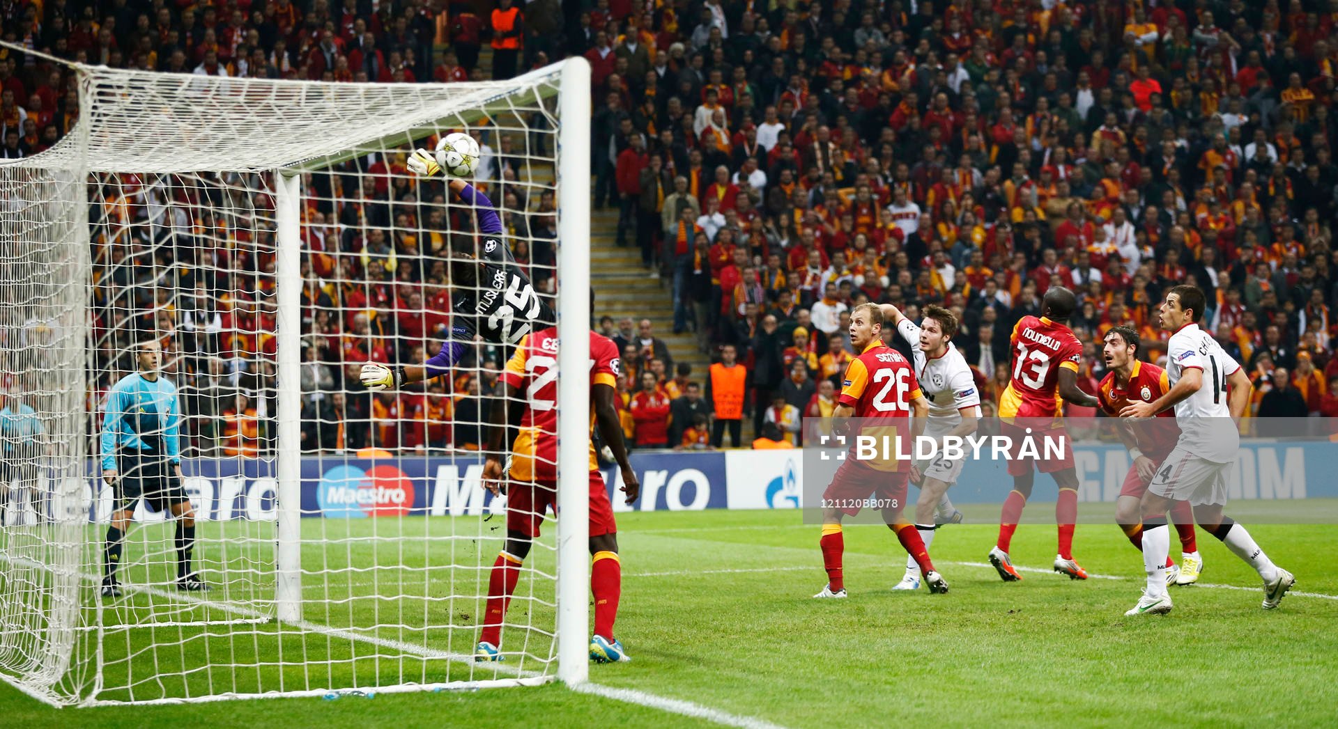 Football - Galatasaray v Manchester United - UEFA Champions