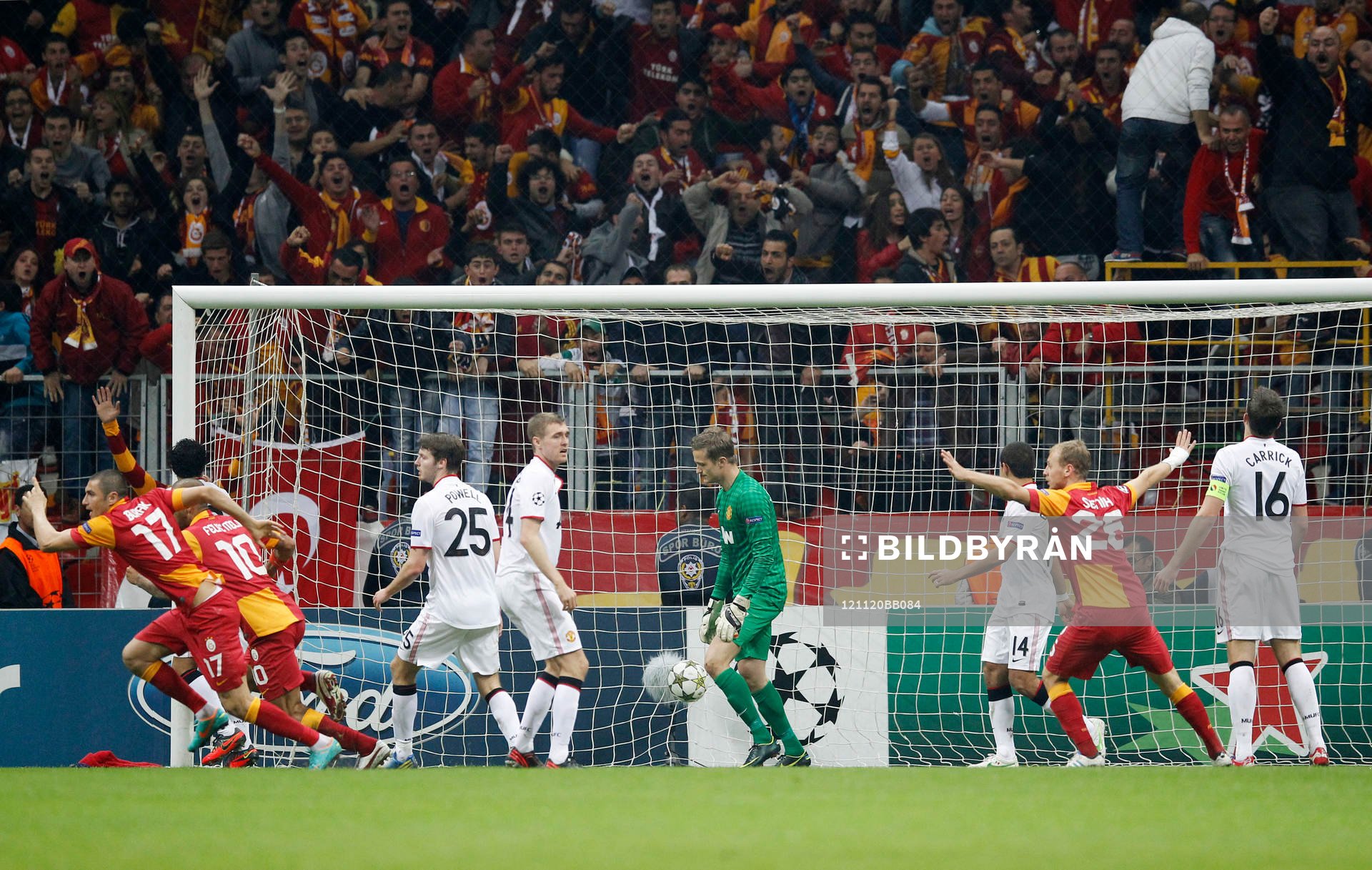 Football - Galatasaray v Manchester United - UEFA Champions