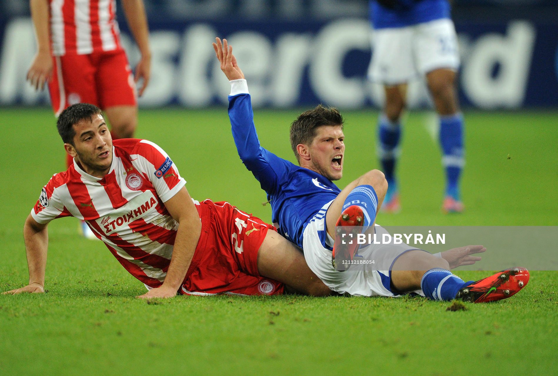 v.l. Kostas Manolas, Klaas-Jan Huntelaar (Schalke)