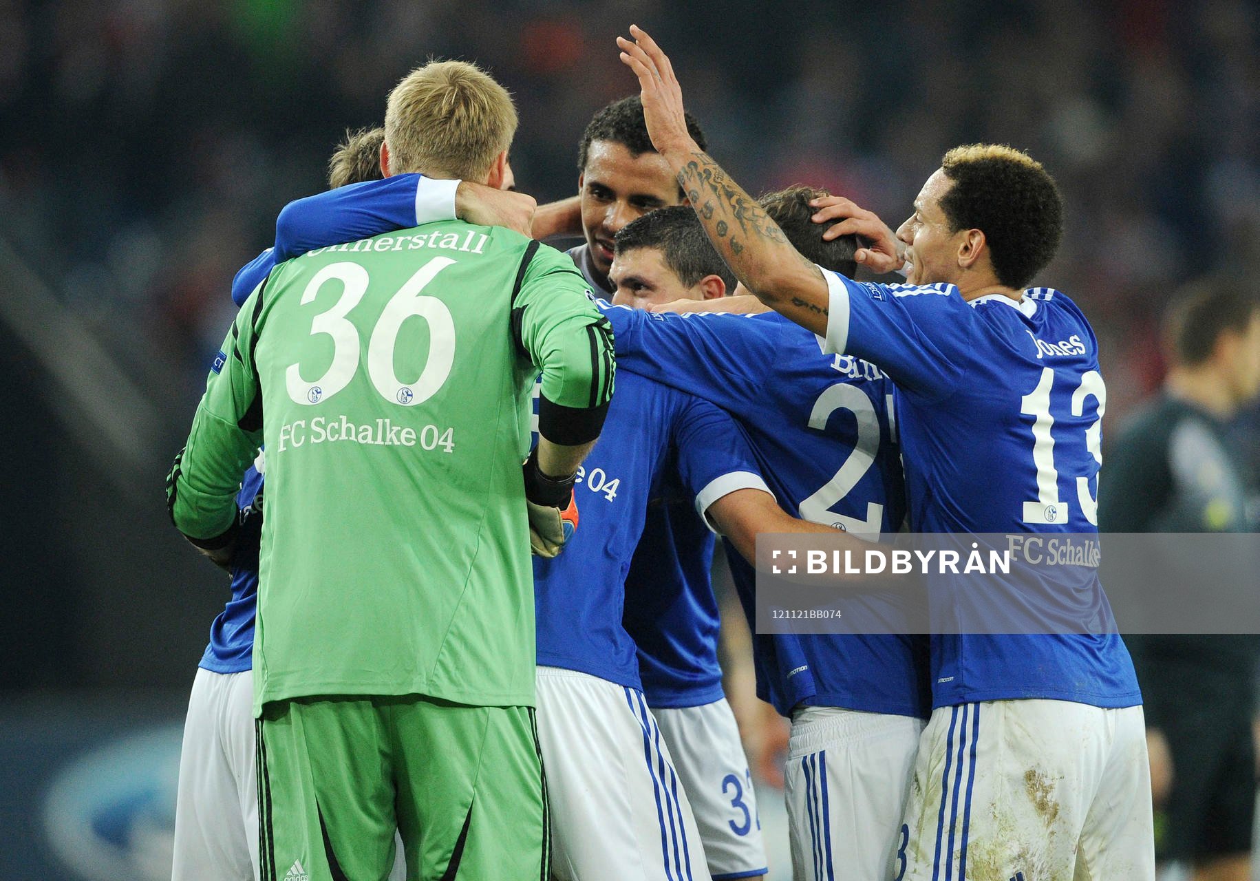 Jubel v.l. Christian Fuchs, Torwart Lars Unnerstall, Joel