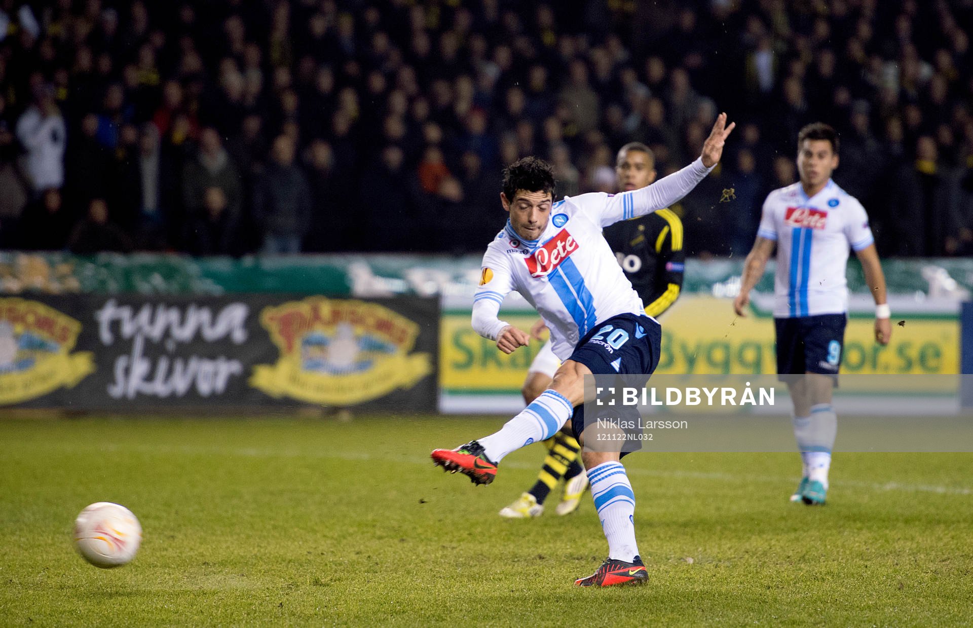 Blerim Dzemaili, Napoli gör 0-1 målet