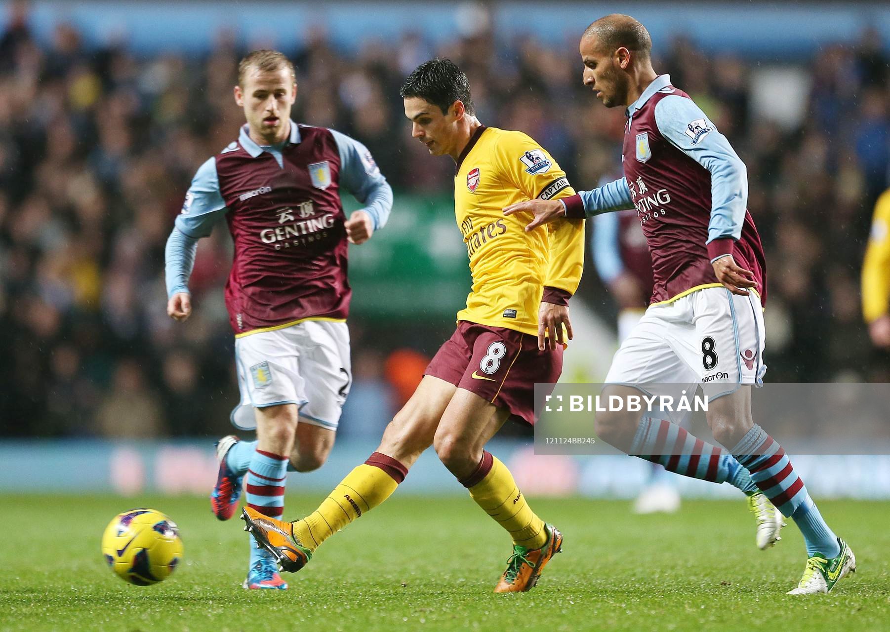 Football - Aston Villa v Arsenal - Barclays Premier League