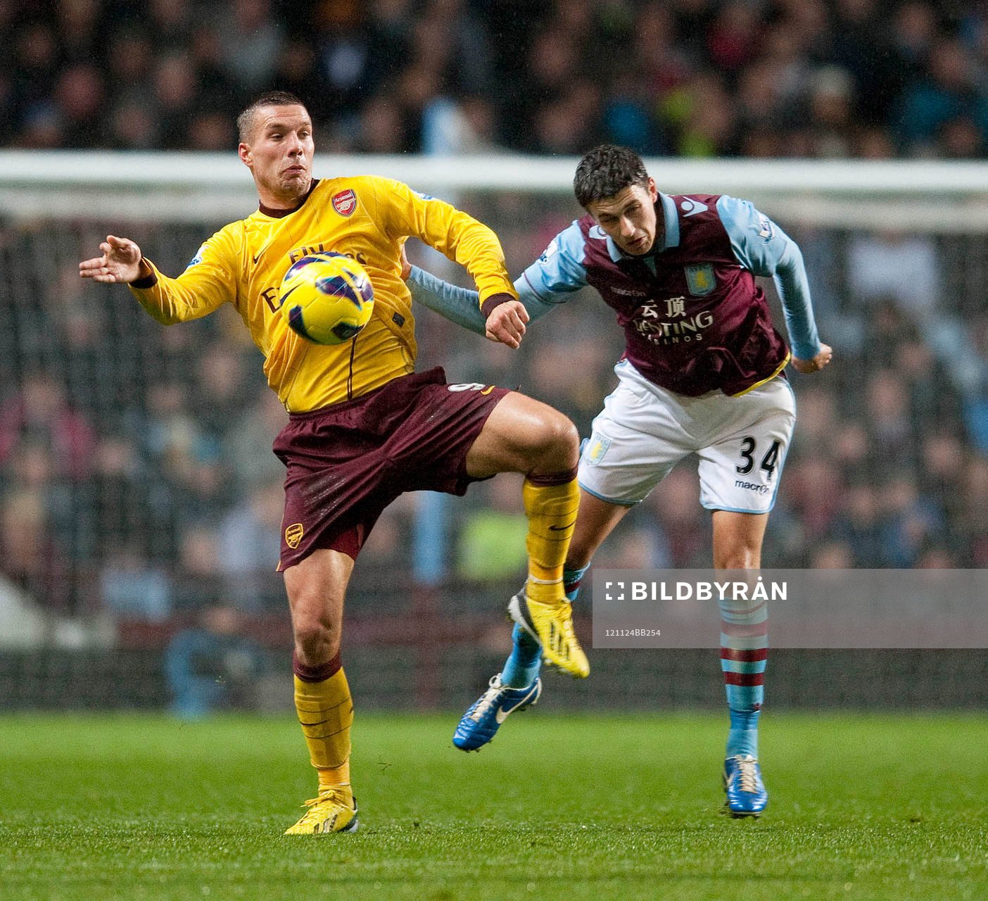 Football - Aston Villa v Arsenal - Barclays Premier League