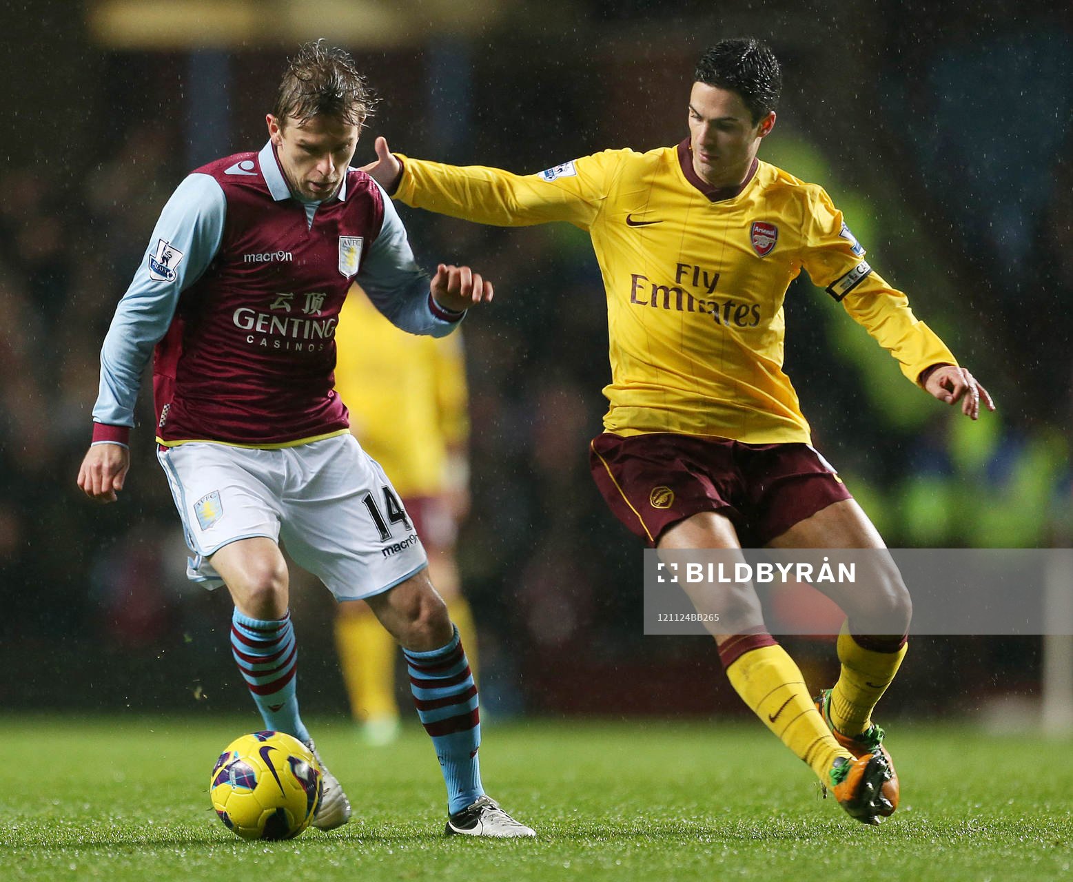 Football - Aston Villa v Arsenal - Barclays Premier League
