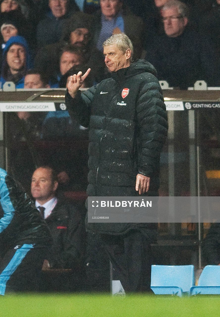 Football - Aston Villa v Arsenal - Barclays Premier League