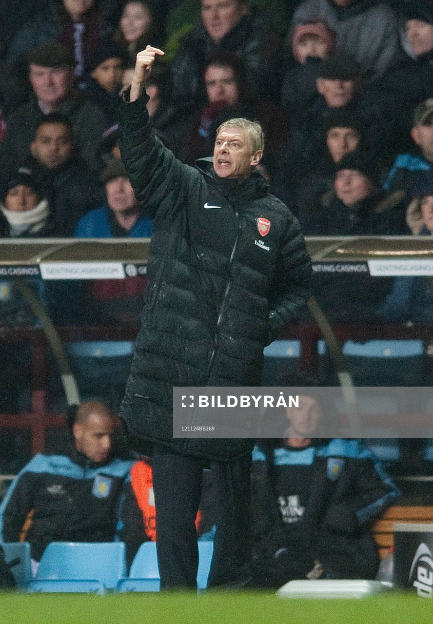 Football - Aston Villa v Arsenal - Barclays Premier League