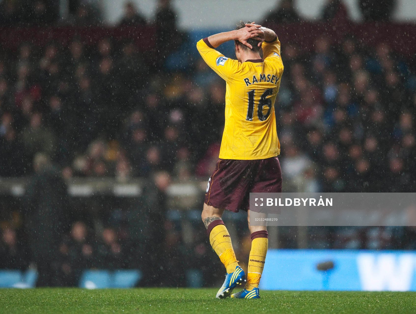 Football - Aston Villa v Arsenal - Barclays Premier League