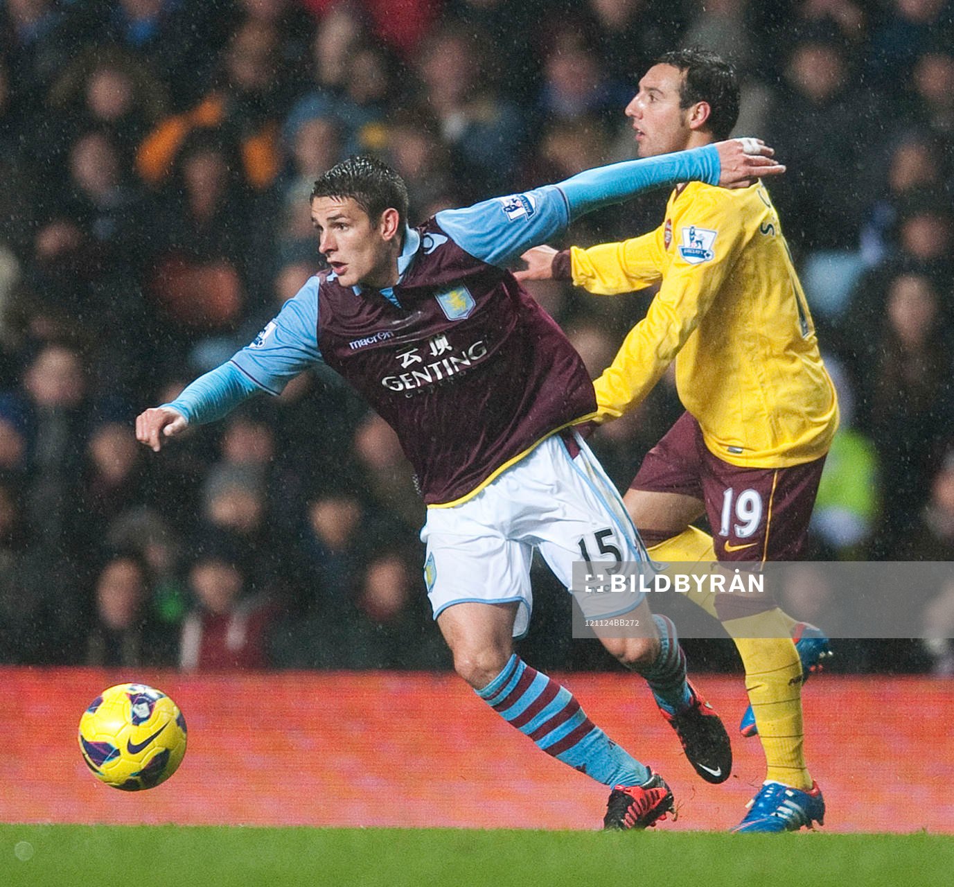 Football - Aston Villa v Arsenal - Barclays Premier League