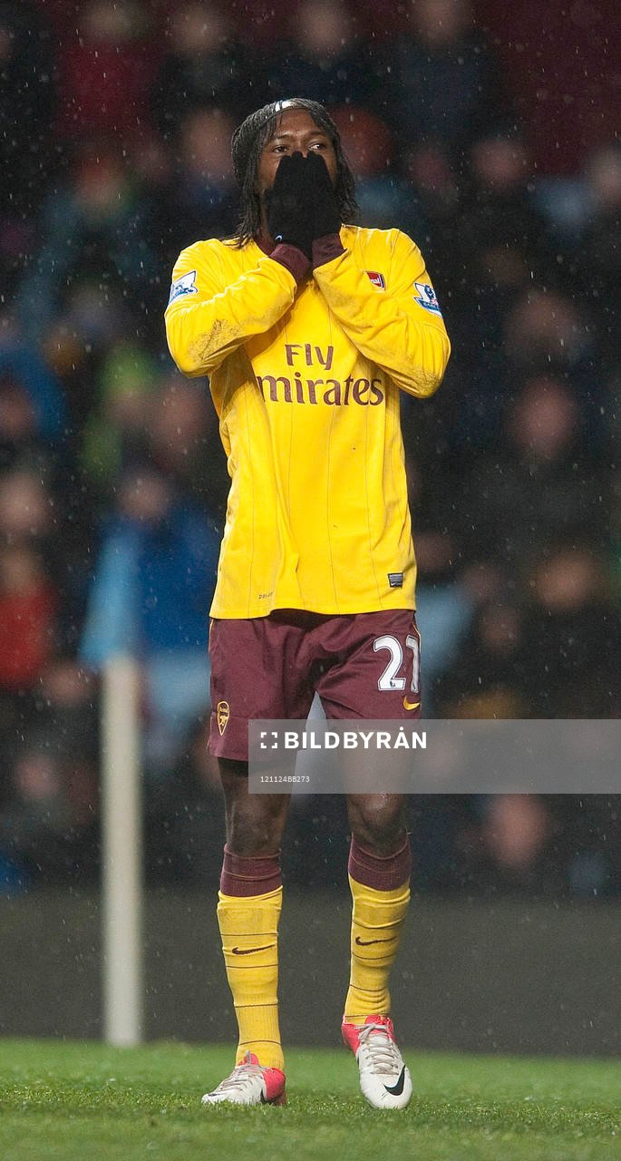 Football - Aston Villa v Arsenal - Barclays Premier League