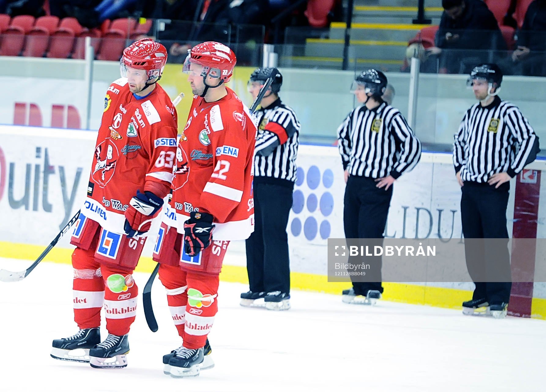Vita Hästens nr 83 Michael Nylander och nr 22 Peter