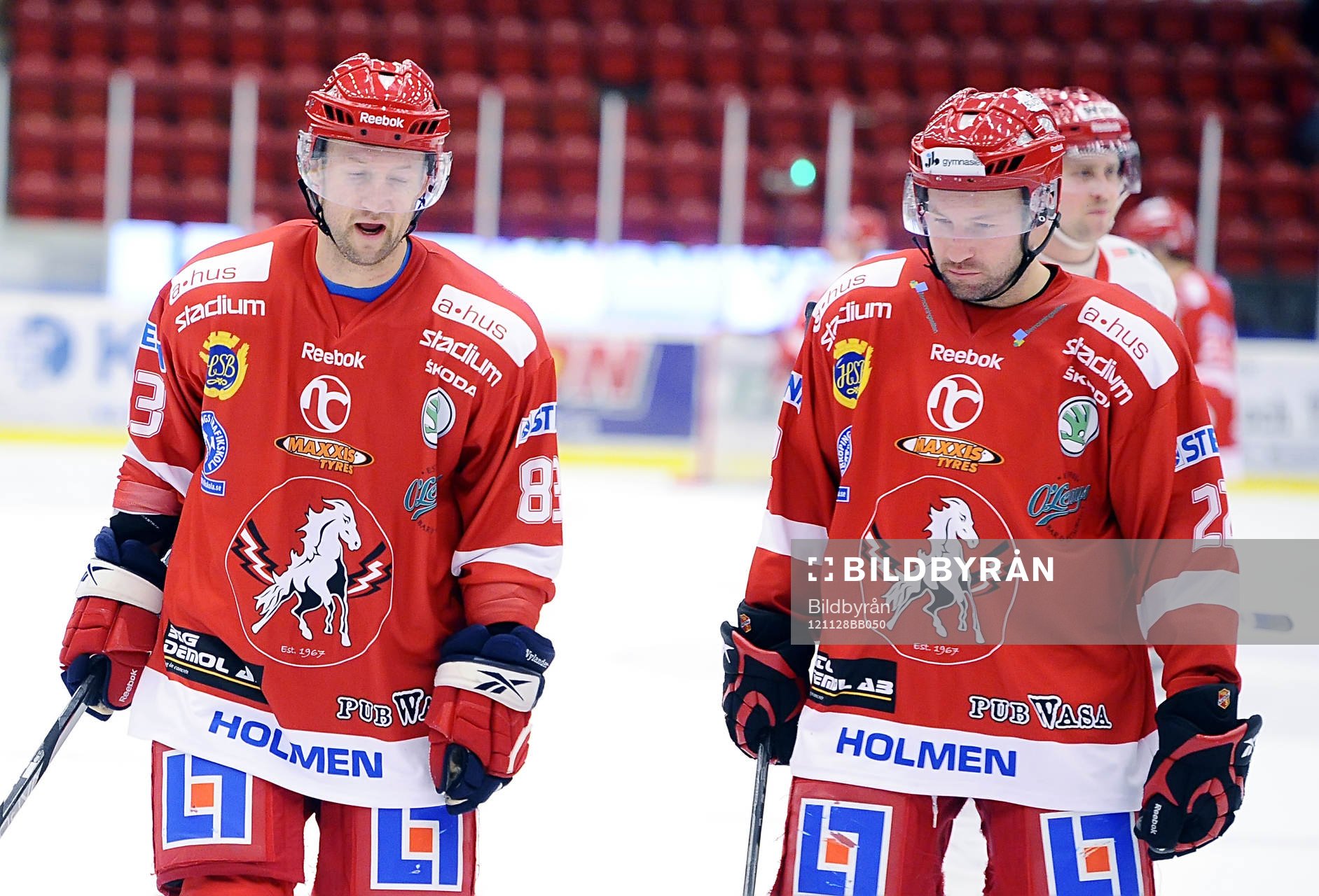 Vita Hästens nr 83 Michael Nylander och nr 22 Peter