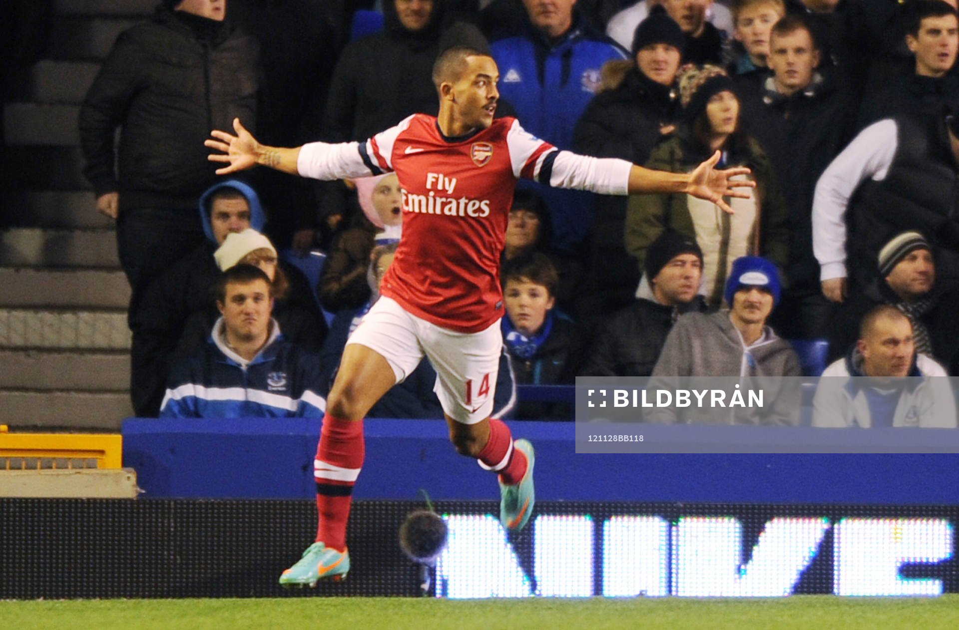 l - Everton v Arsenal - Barclays Premier League - Goodison