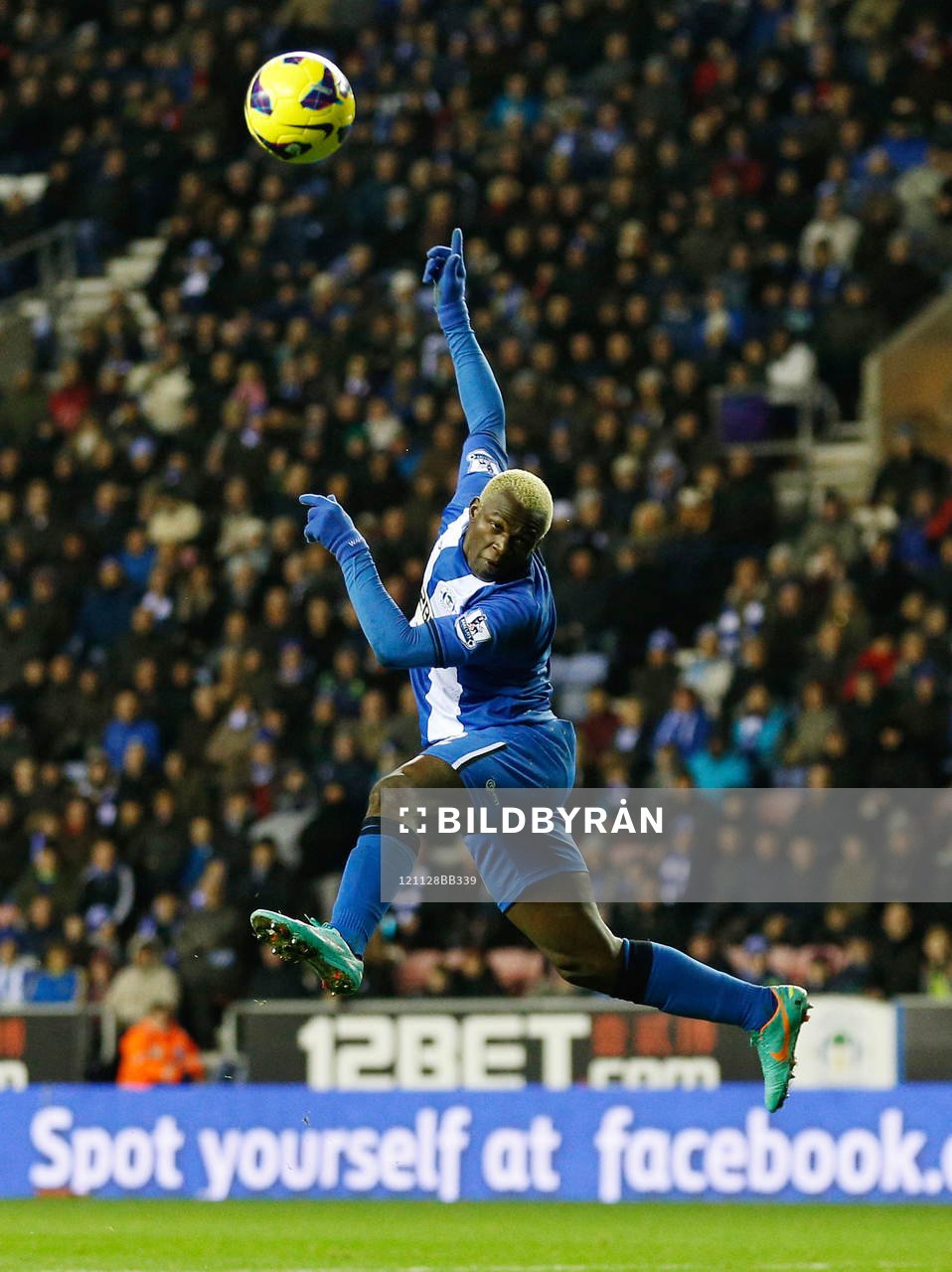Football - Wigan Athletic v Manchester City - Barclays