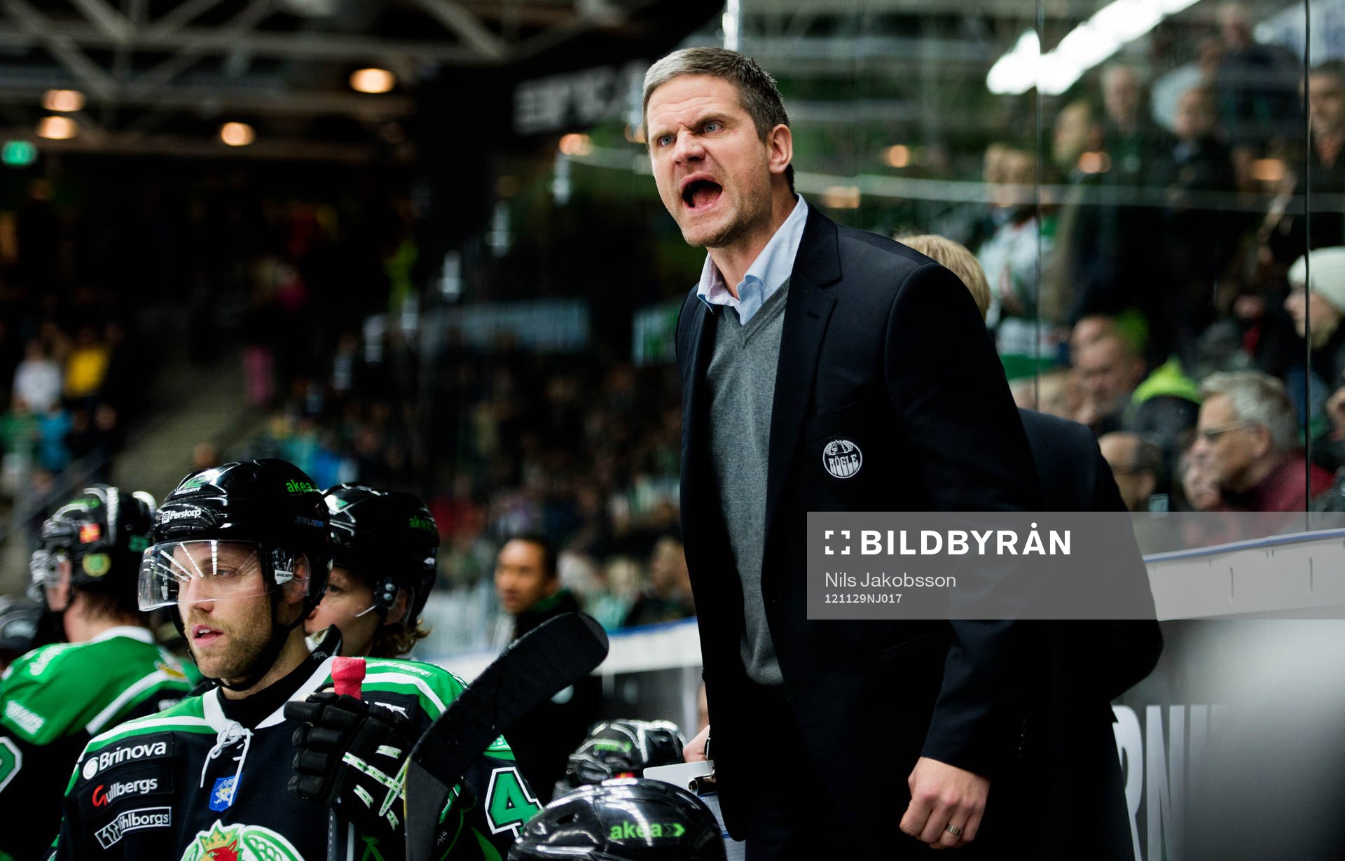Mikael Gath, assisterande tränare Rögle skriker