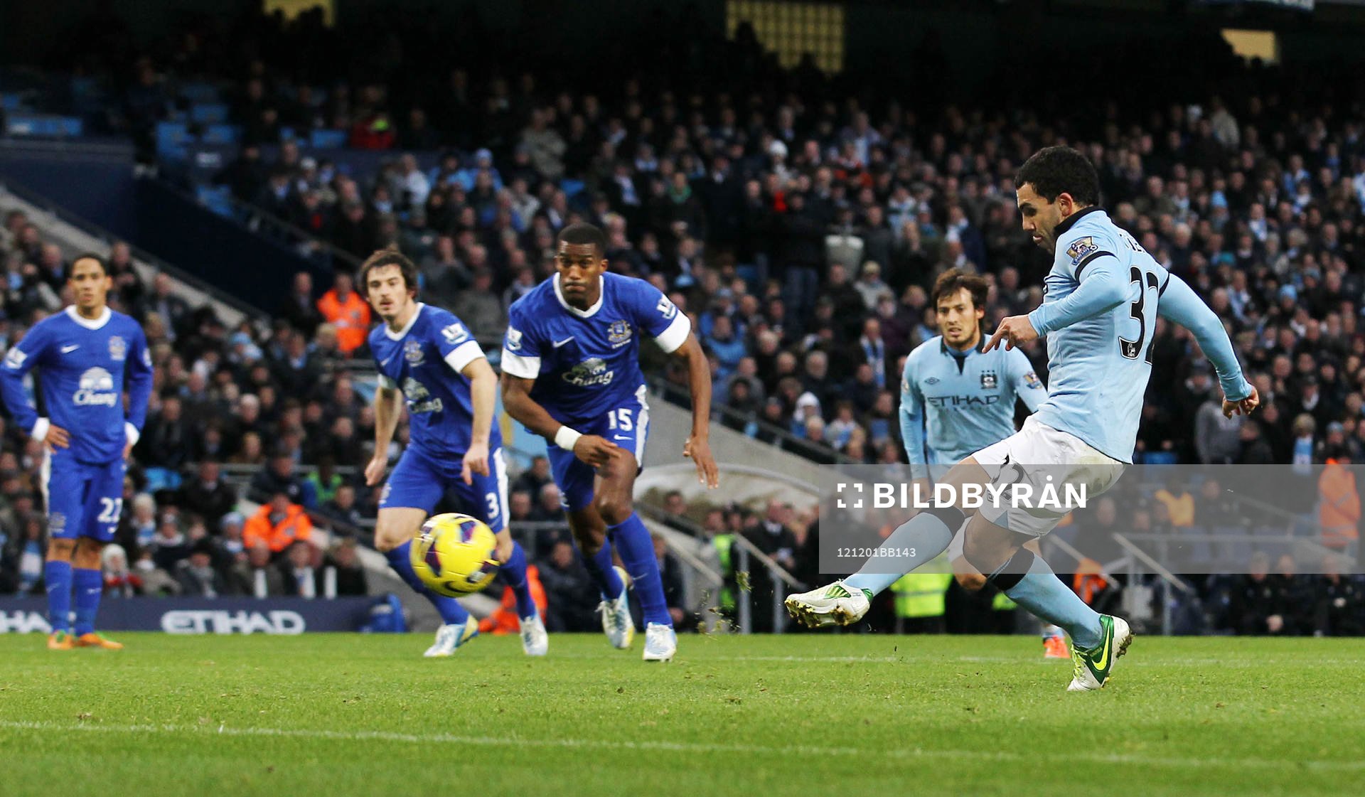 Football - Manchester City v Everton - Barclays Premier