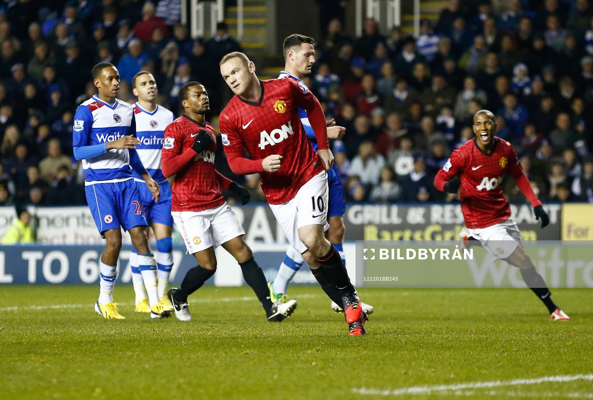 Football - Reading v Manchester United - Barclays Premier