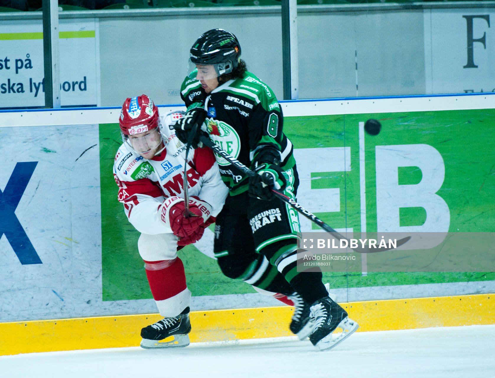 Joachim Rohdin, Timrå, tryckt in til sargen av Alexander