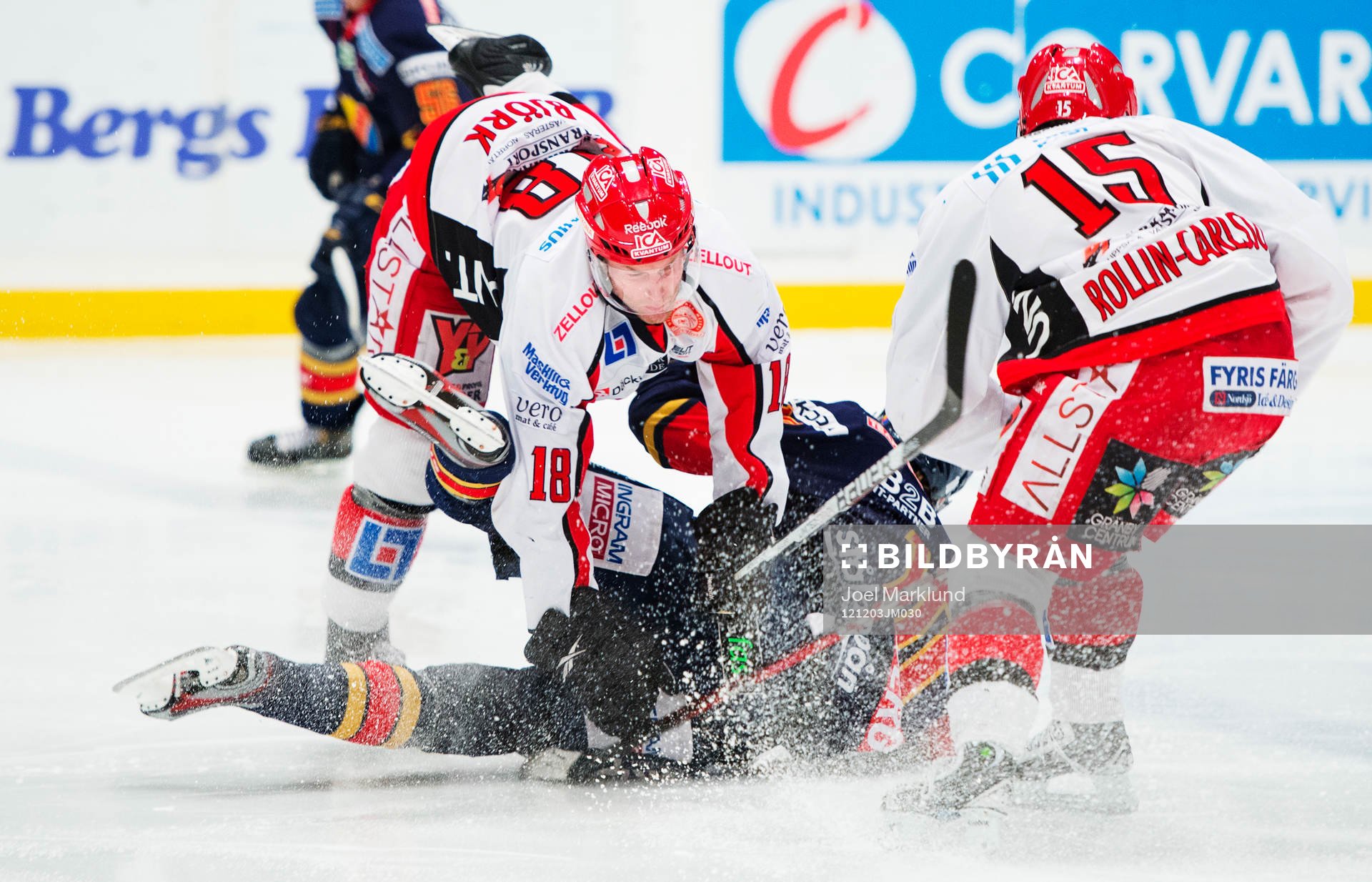 Filip Björk, Almtuna, tackar Alexander Wennberg,