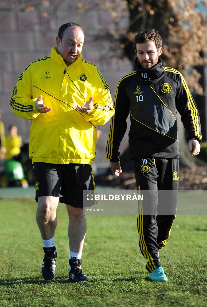 Football - Chelsea Training - Chelsea Training Ground -