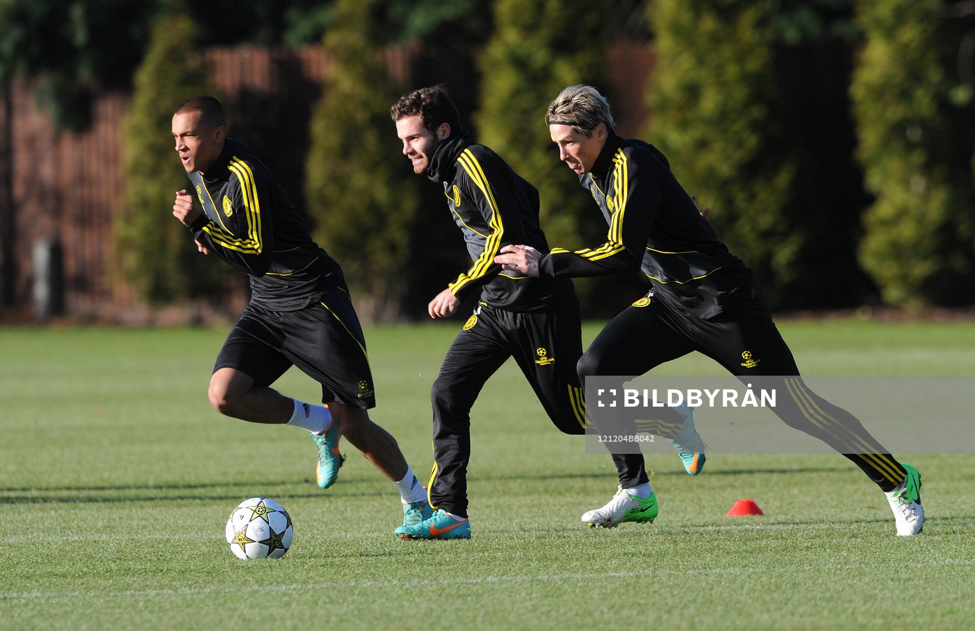 Football - Chelsea Training - Chelsea Training Ground -