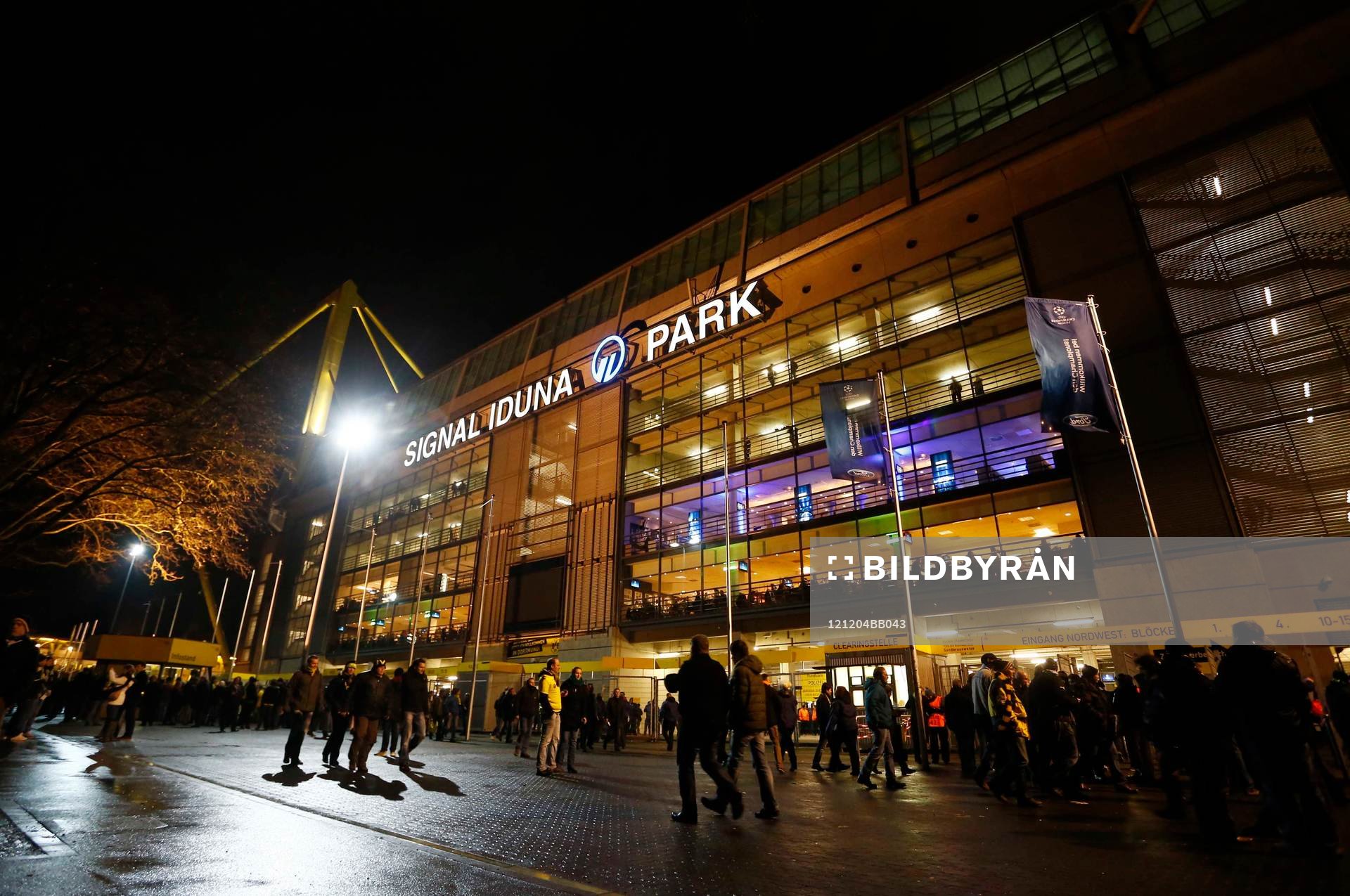 Football - Borussia Dortmund v Manchester City - UEFA