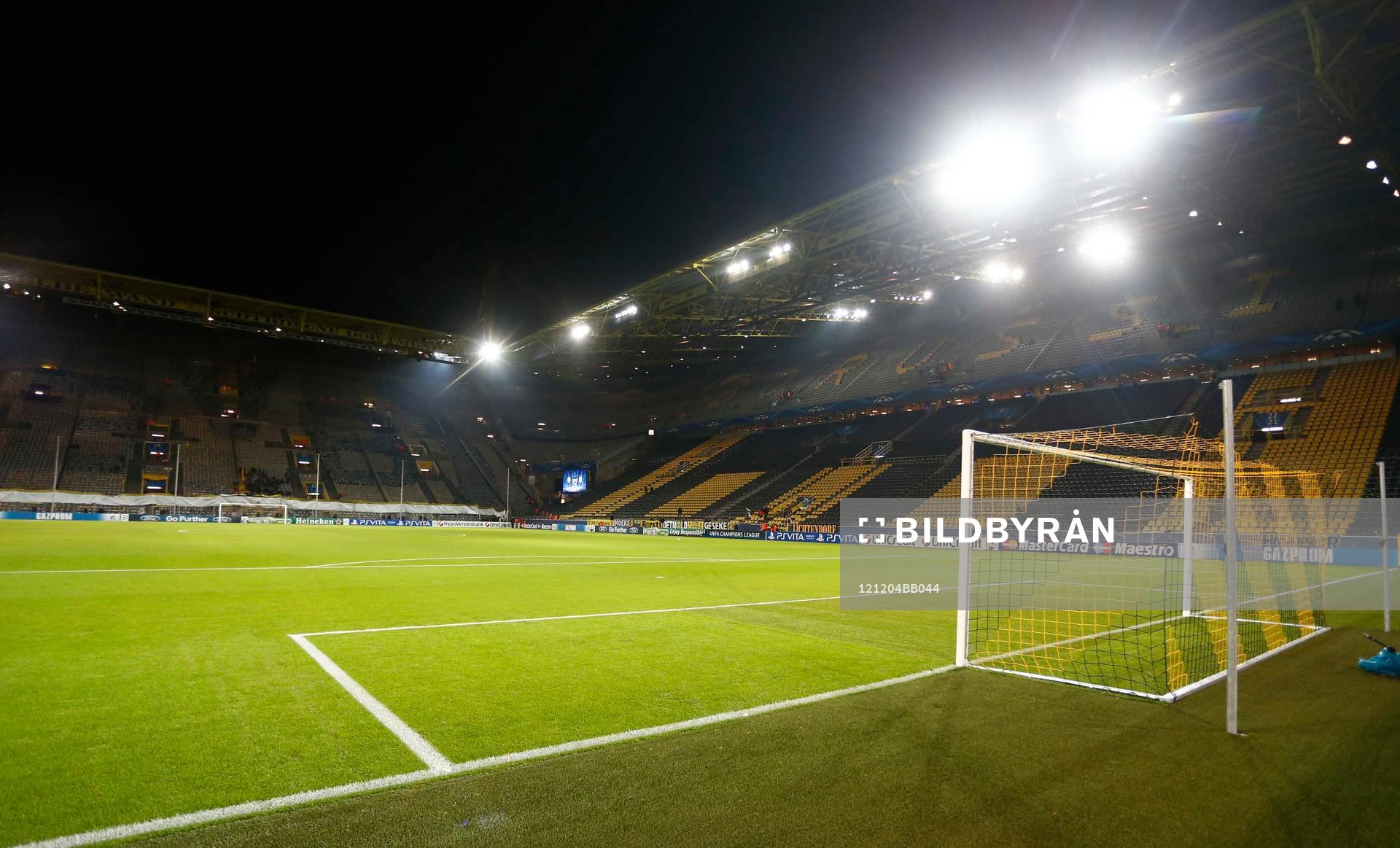 Football - Borussia Dortmund v Manchester City - UEFA