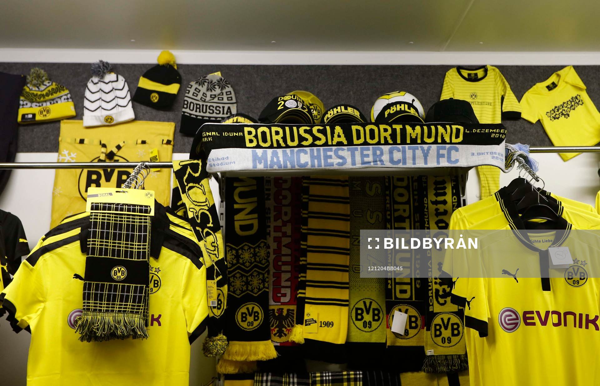 Football - Borussia Dortmund v Manchester City - UEFA