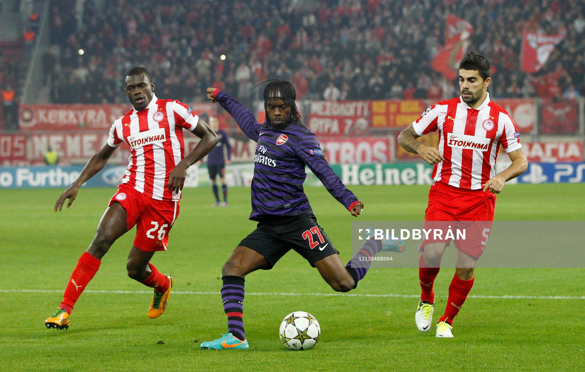 Football - Olympiakos v Arsenal - UEFA Champions League