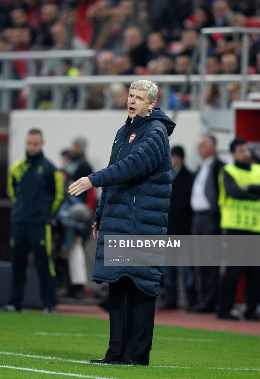 Football - Olympiakos v Arsenal - UEFA Champions League