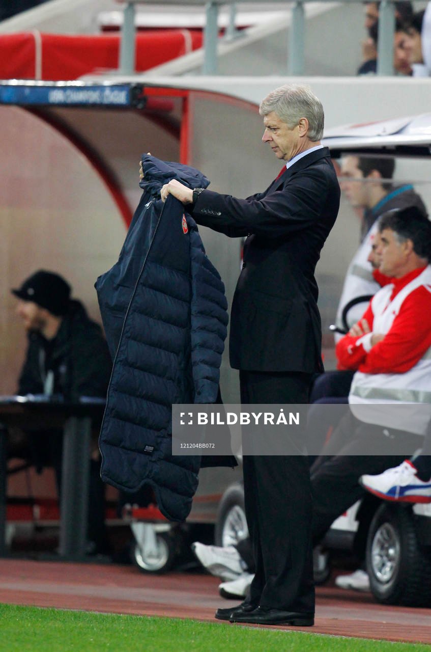 Football - Olympiakos v Arsenal - UEFA Champions League