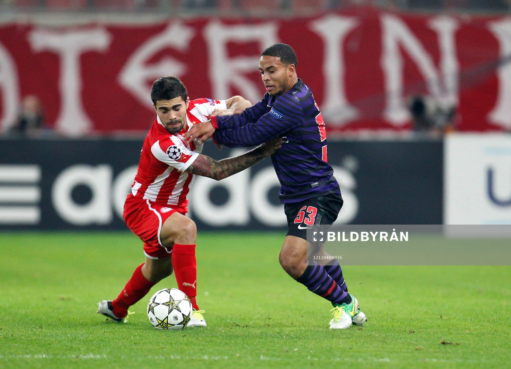 Football - Olympiakos v Arsenal - UEFA Champions League