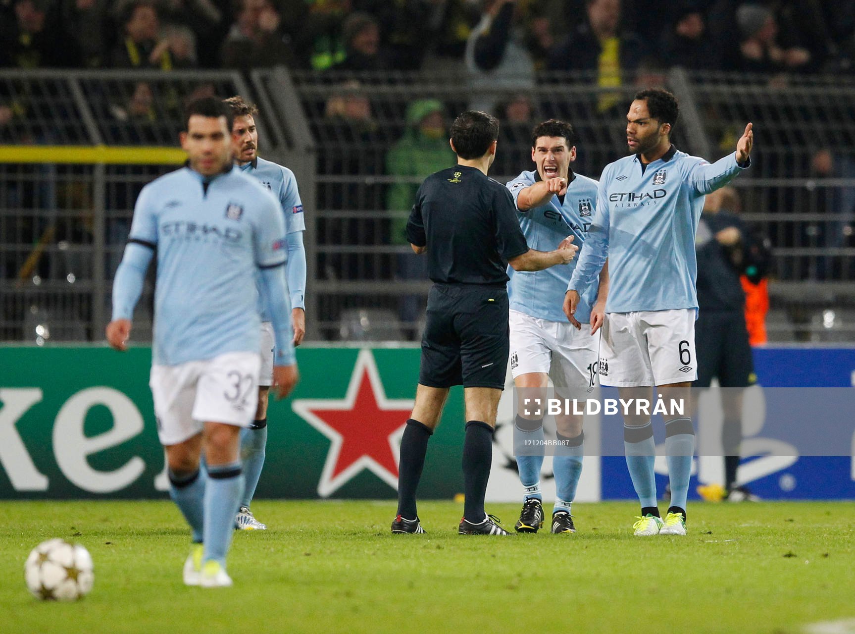 Football - Borussia Dortmund v Manchester City - UEFA